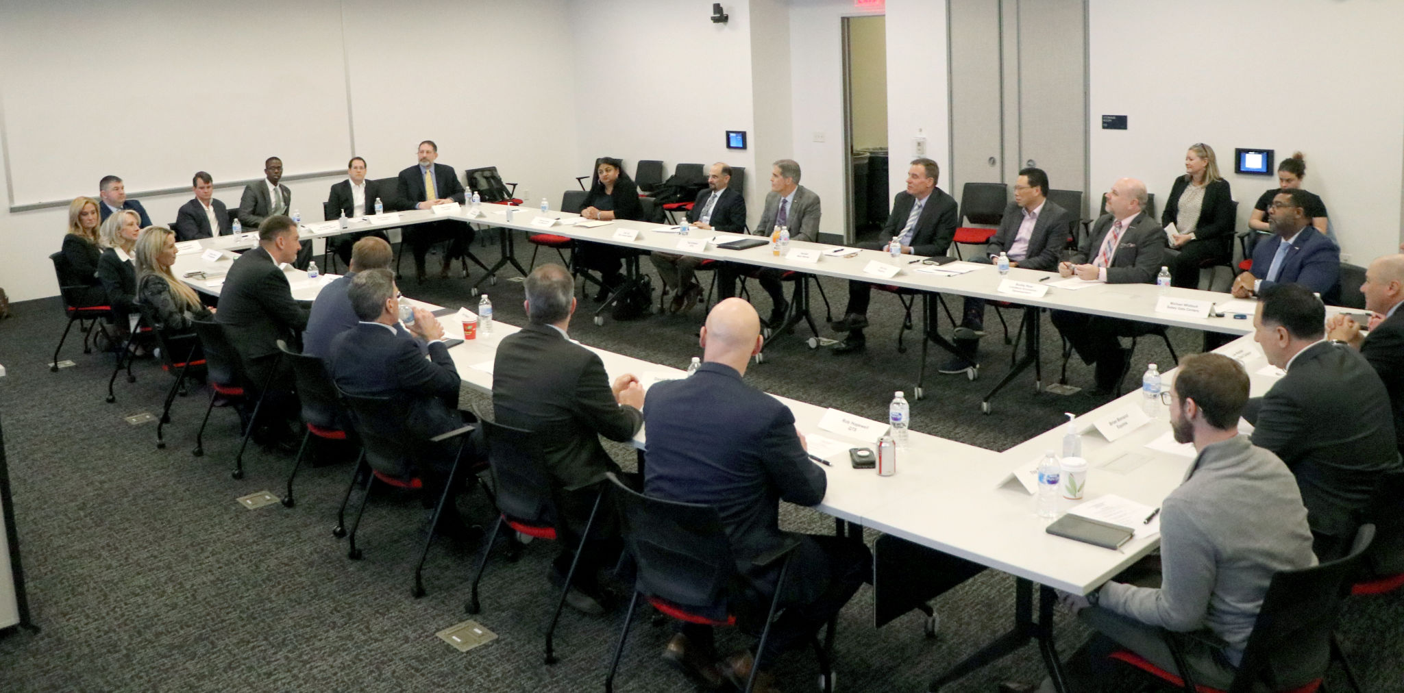 Data Center Roundtable | Group